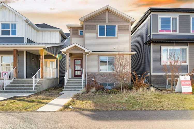 107 Homestead Dr NE Calgary, AB T3J2G8