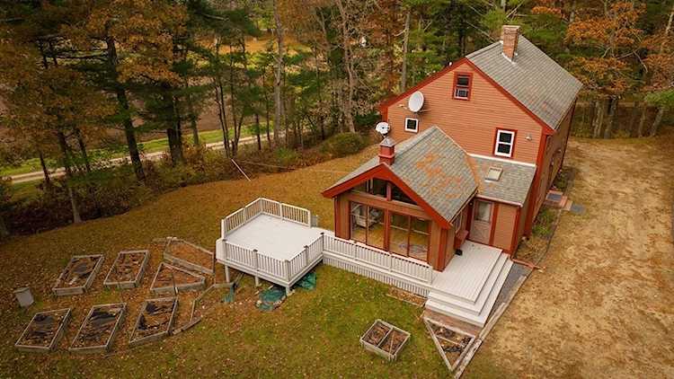 33 Center Street Plympton, MA 02367
