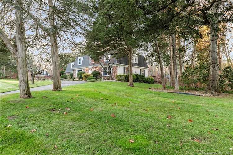 156 Nob Hill Rd Cheshire, CT 06410
