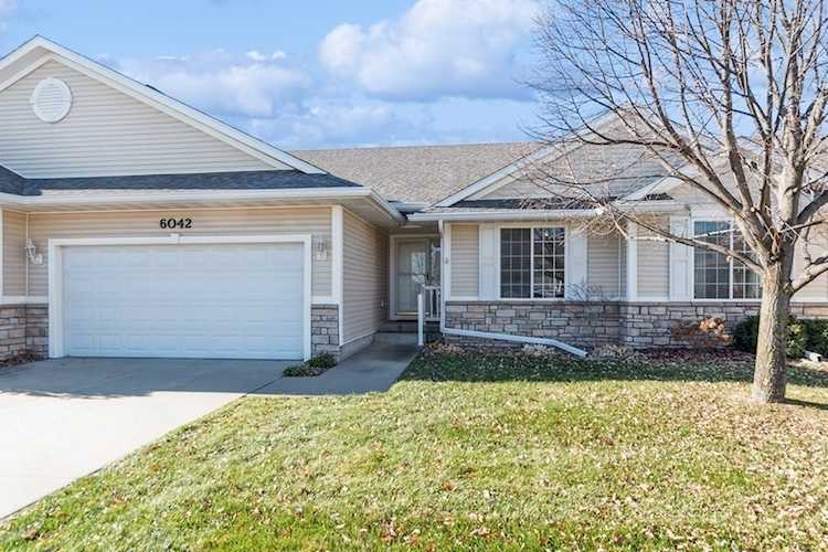 6042 Pinewood Ct Johnston, IA 50131