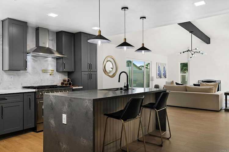 11184 Camarosa Circle San Diego, CA 92126