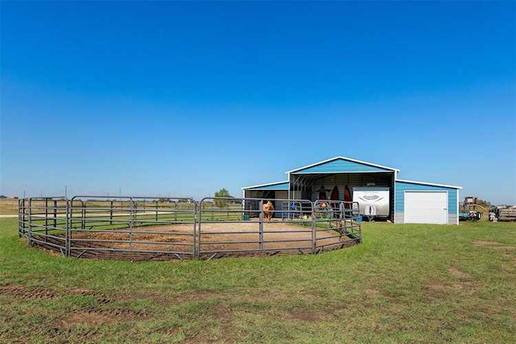 2153 County Rd 460 Coupland, TX 78615