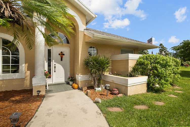 2055 SW Aaron Lane Port St Lucie, FL 34953