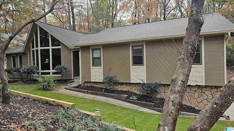 2446 Fresno Drive Vestavia Hills, AL 35216