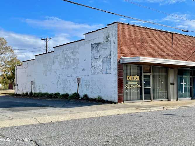 104 Washington St Williamston, NC 27892