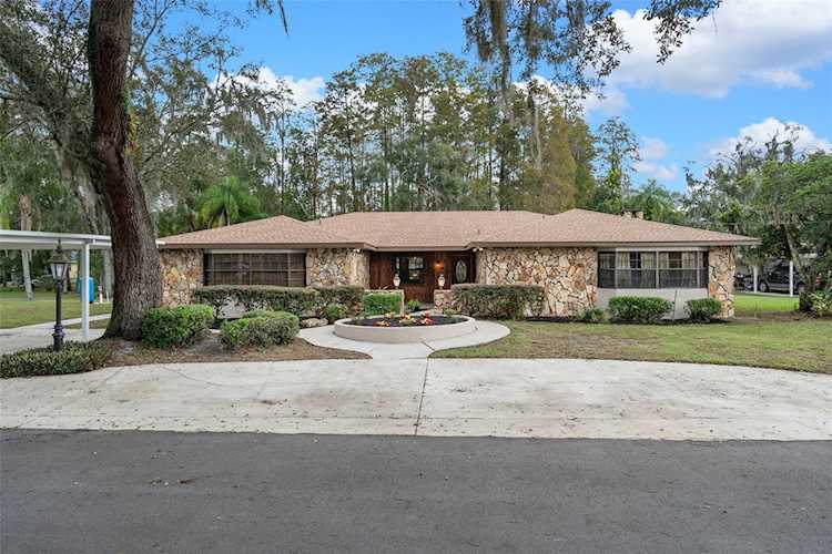 19019 3rd St NE Lutz, FL 33549