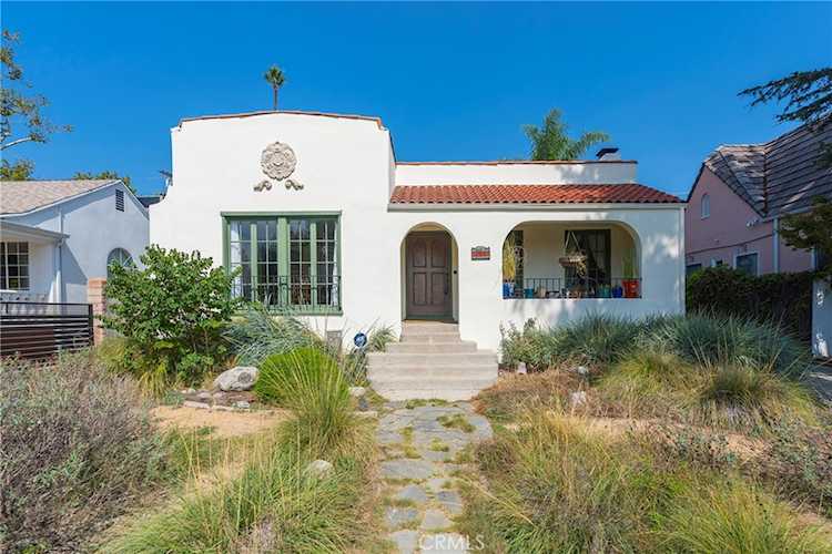 5047 Ambrose Ave Los Angeles, CA 90027