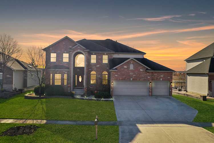 405 Deerfield Dr Oswego, IL 60543