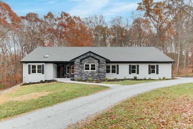 1161 Deer Creek Dr Bedford, VA 24523