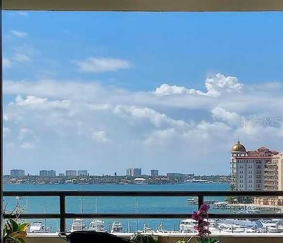 1255 N Gulfstream Ave #705 Sarasota, FL 34236