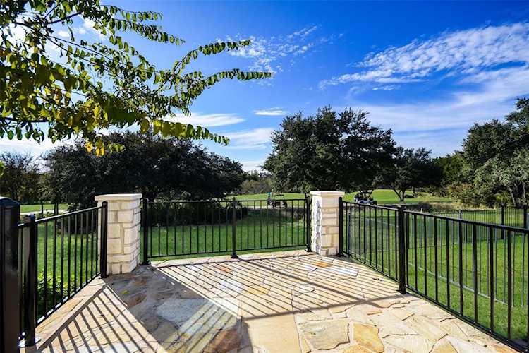305 Fieldstone DR Georgetown, TX 78633