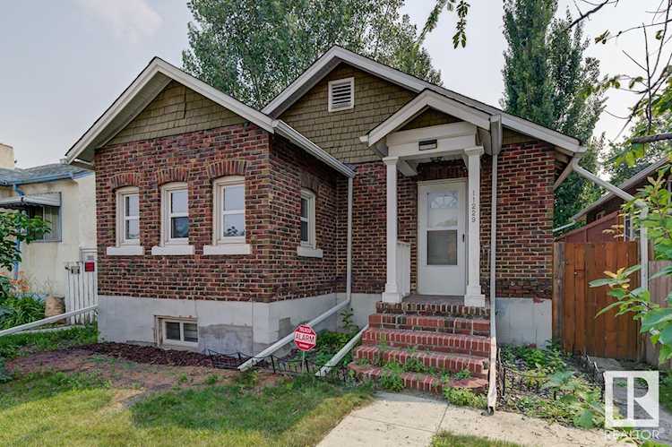 11229 86 Street Edmonton, AB T5B 3H7