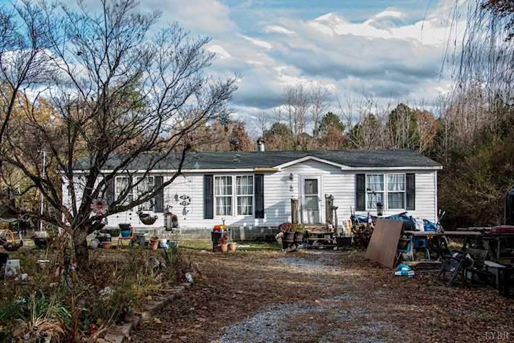 5378 Collins Ferry Rd Gladys, VA 24554