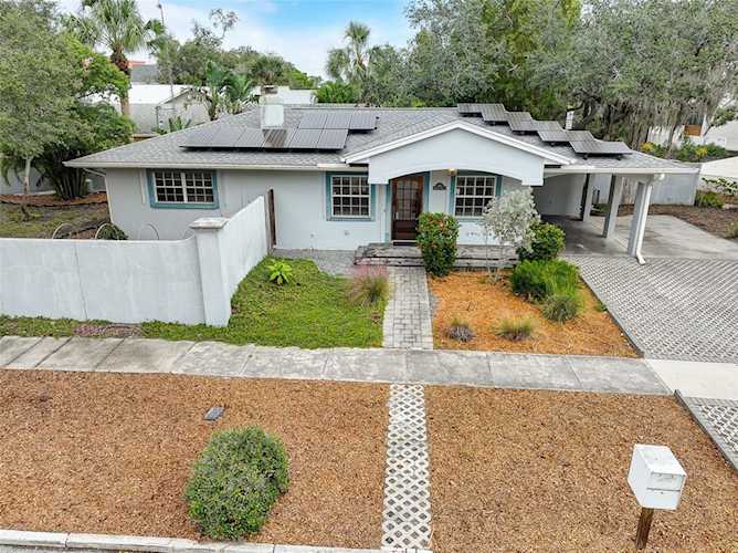 1011 Virginia Dr Sarasota, FL 34234