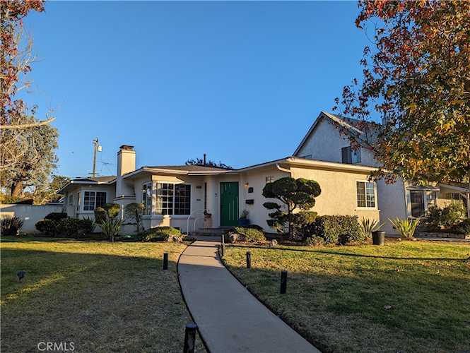 4658 Blackthorne Ave Long Beach, CA 90808