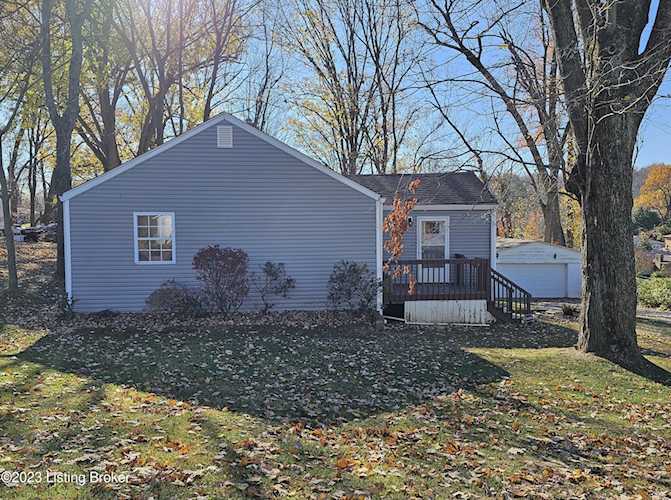 1610 Eskridge Ln Louisville, KY 40216