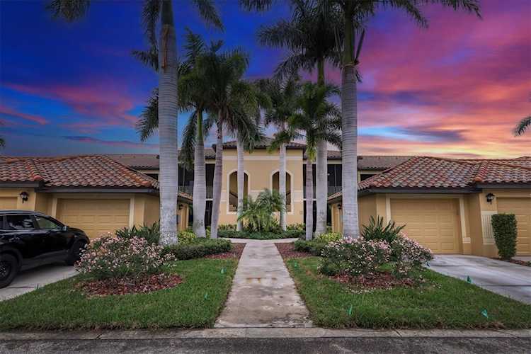 7215 River Hammock Dr #204 Bradenton, FL 34212