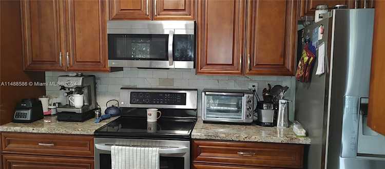 1460 Sheridan St #2D Hollywood, FL 33020