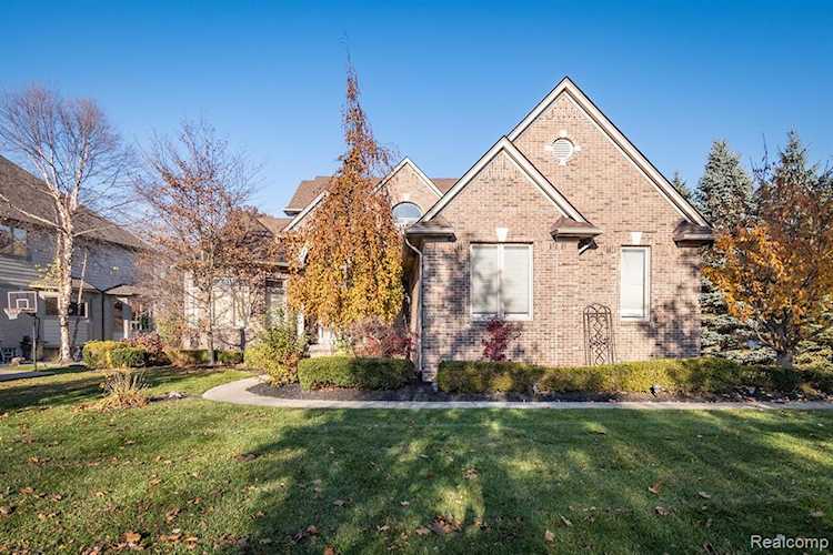 13425 Amberglen Dr Washington, MI 48094