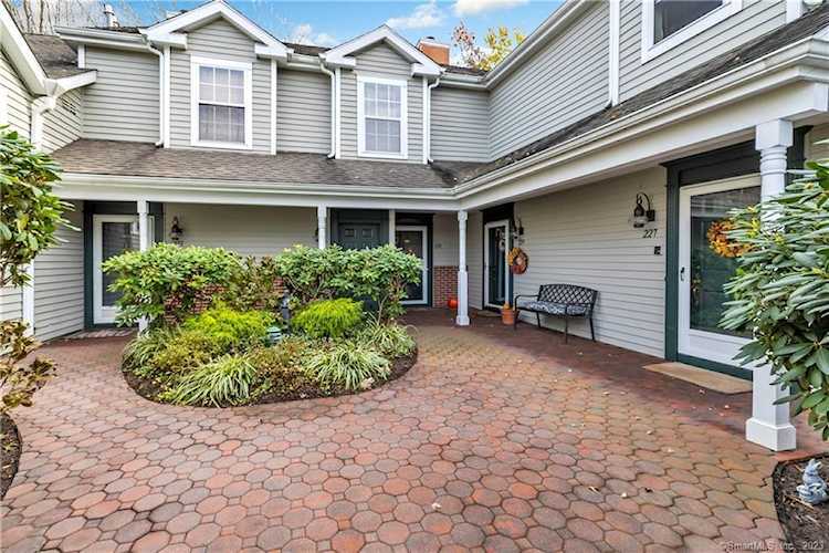 229 Mayfield Dr #229 Trumbull, CT 06611