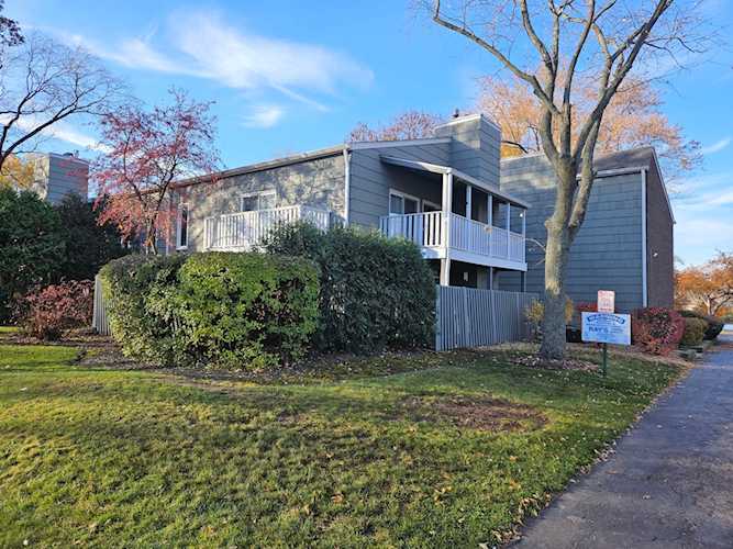 1520 Stonebridge Trl #1-3 Wheaton, IL 60189