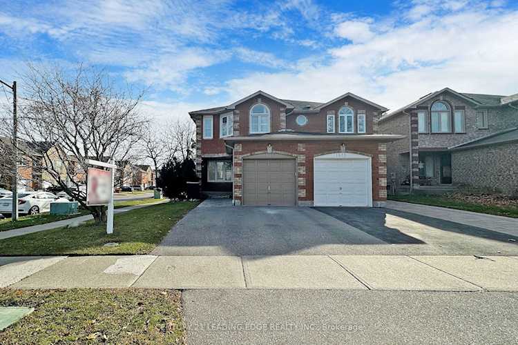 1977 Pine Grove Ave Pickering, ON L1V 6R5