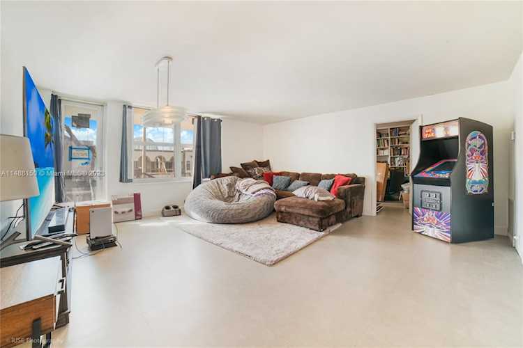 9511 Collins Ave #310 Surfside, FL 33154