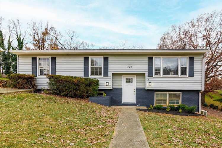 726 Pyrtle Salem, VA 24153