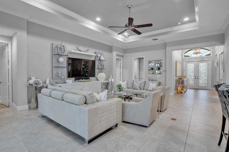 8373 Cameron Cave Drive Boynton Beach, FL 33473