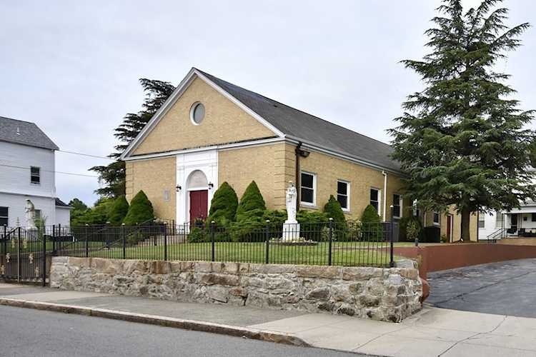 1211 Pleasant St New Bedford, MA 02740