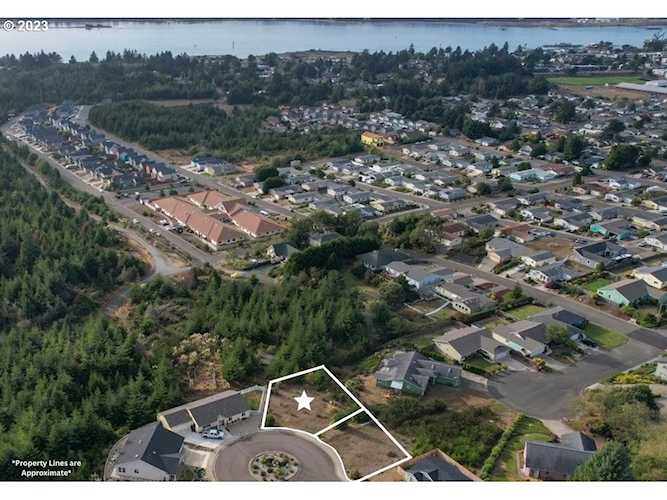2 Nautical CT Coos Bay, OR 97420