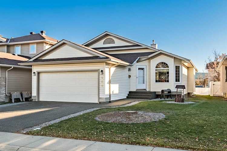 464 Cimarron Circle Okotoks, AB T1S 1R9