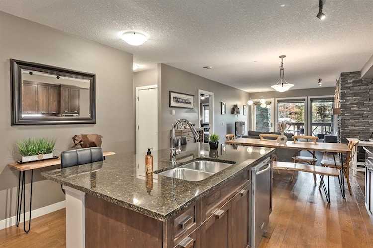 106 Stewart Creek Landing #106 Canmore, AB T1W 0G8