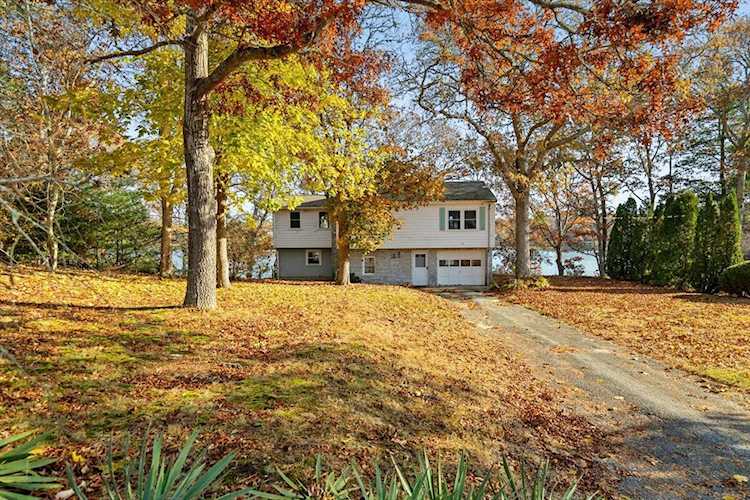 12 Nye Lane Buzzards Bay, MA 02532