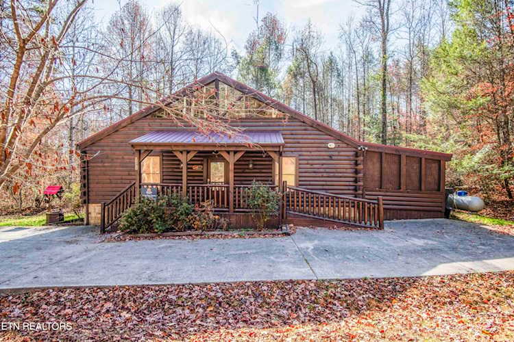 2003 Green Pine Ln Sevierville, TN 37862