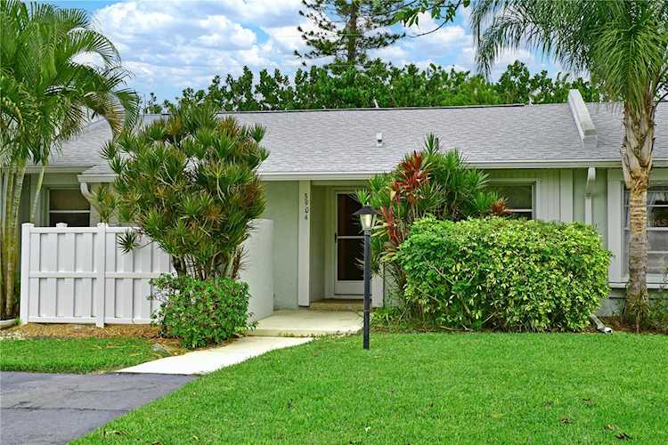 3904 34th Ave W #3904 Bradenton, FL 34205