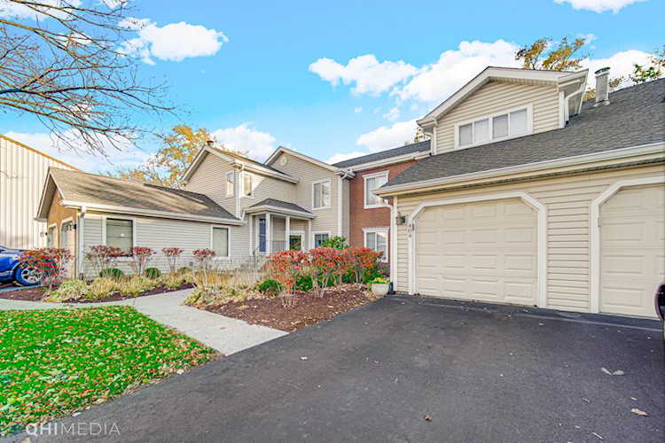 404 58th Place #B2E Hinsdale, IL 60521