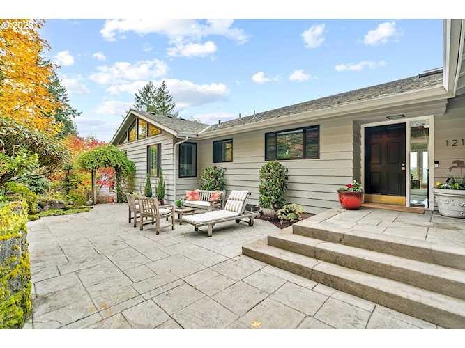 12120 SW 33rd AVE Portland, OR 97219
