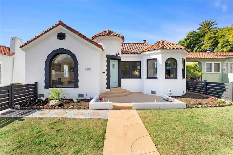 2285 Cedar Ave Long Beach, CA 90806