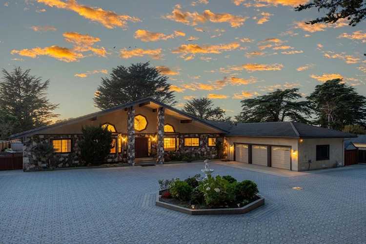 2180 Cabrillo Hwy Half Moon Bay, CA 94019