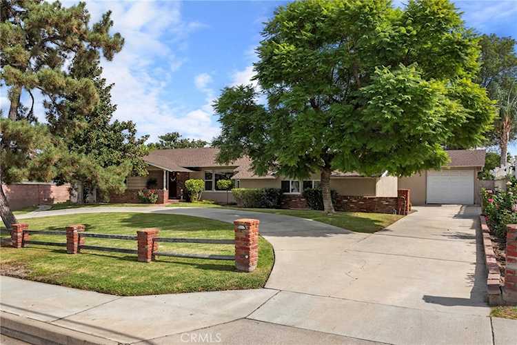 816 S Citrus St West Covina, CA 91791