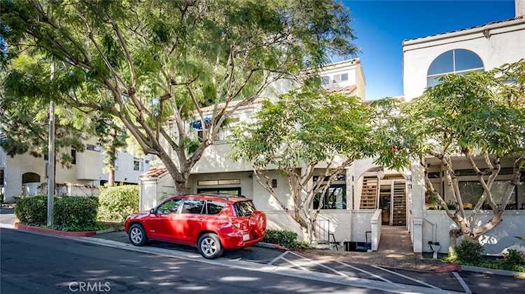 5145 Tortuga Dr #102 Huntington Beach, CA 92649