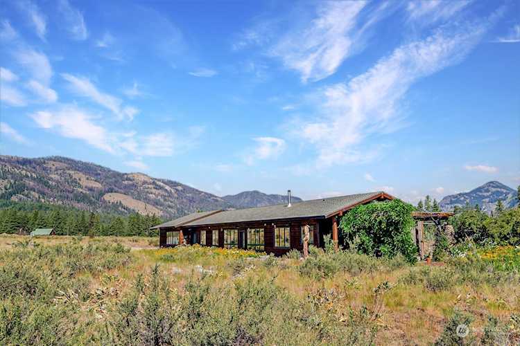 16 Lodge Ln Winthrop, WA 98862