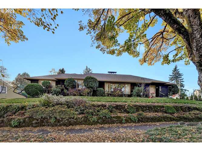 717 NE 43rd AVE Portland, OR 97213