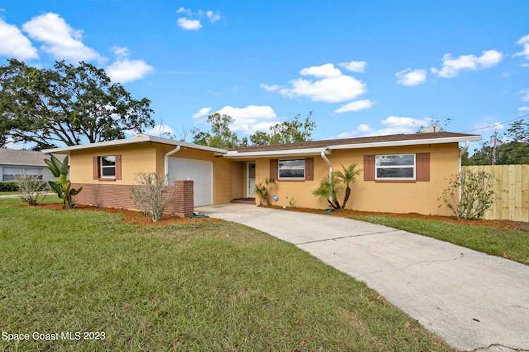 1113 N Singleton Avenue Titusville, FL 32796