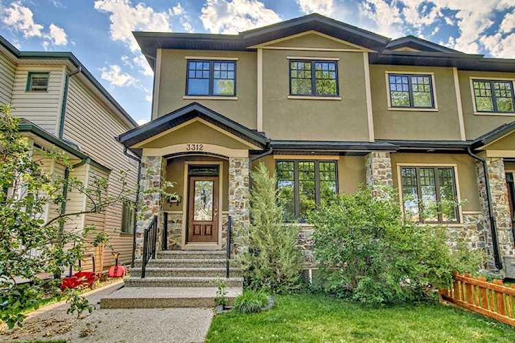 3312 40 St SW Calgary, AB T3E 3K2
