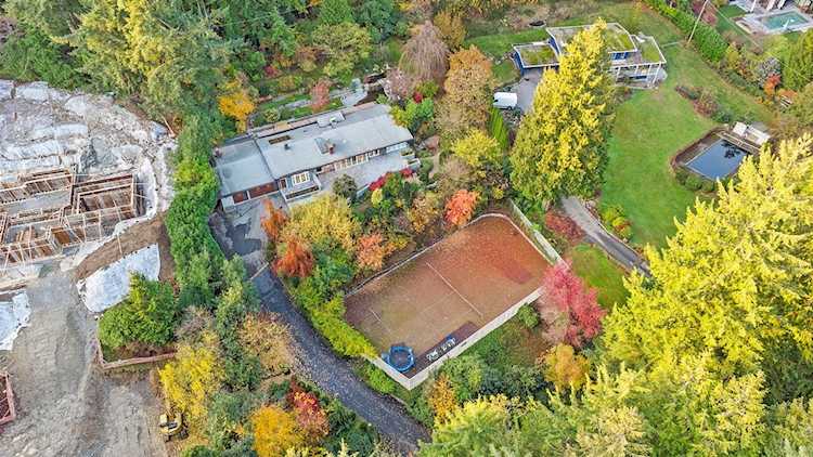 242 Onslow Place West Vancouver, BC V7S 1K5