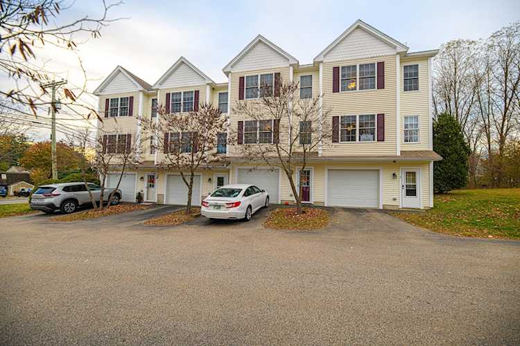 8 Magnolia Dr #8 Dover, NH 03820