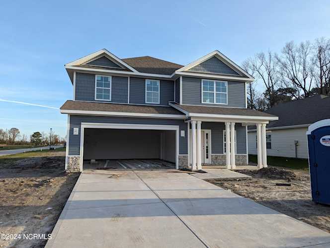 901 Eakins Ln Richlands, NC 28574