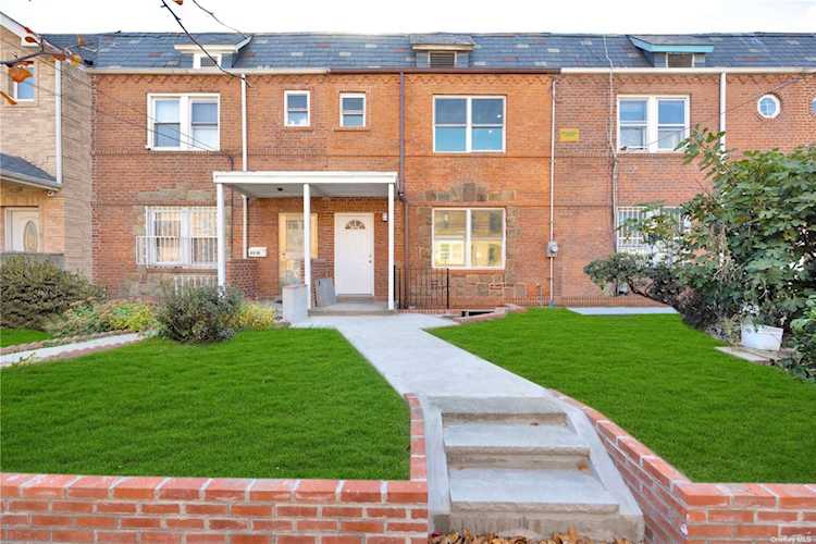 63-08 Austin St Rego Park, NY 11374
